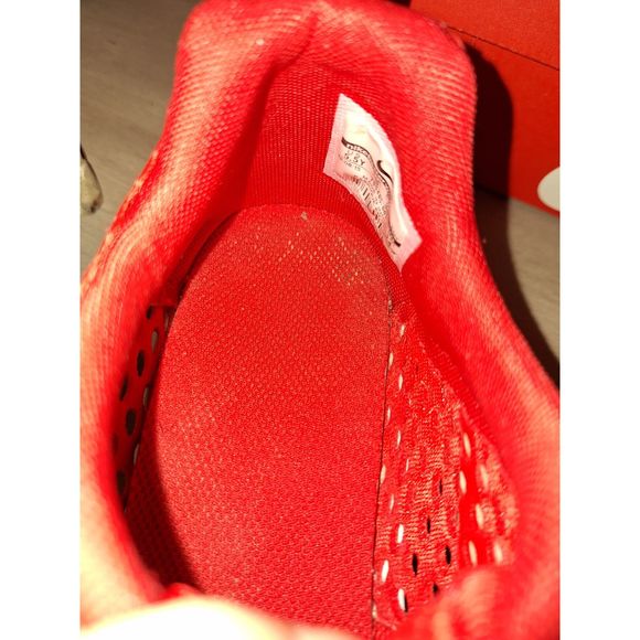 Nike Roshe One Flight Red Size 5.5 Youth 705485-601 - Picture 5 of 11